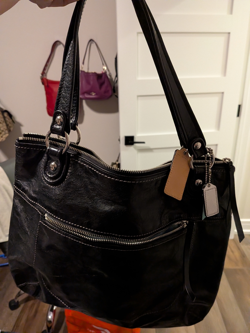 Coach Gallery Black Leather Signature Tote with Zip‎ Pocket